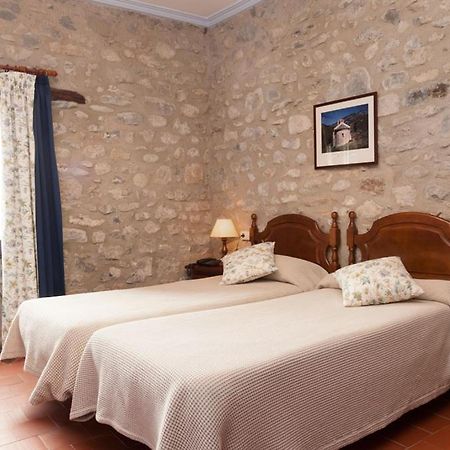 Hostal De La Rovira Oix Buitenkant foto