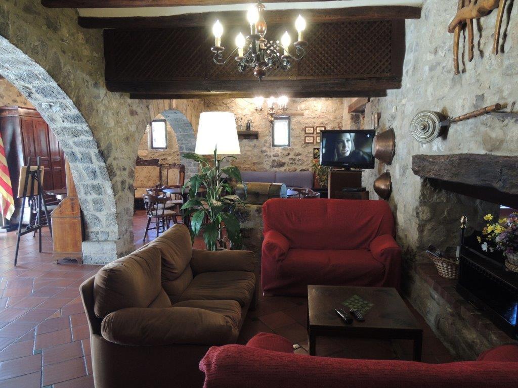 Hostal De La Rovira Oix Buitenkant foto