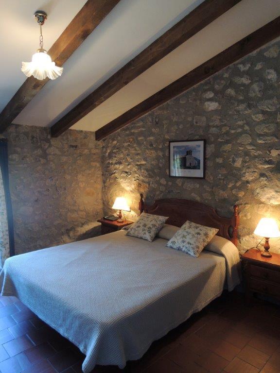 Hostal De La Rovira Oix Buitenkant foto
