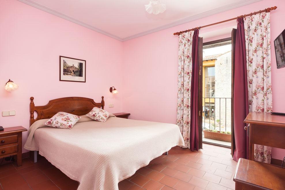 Hostal De La Rovira Oix Buitenkant foto