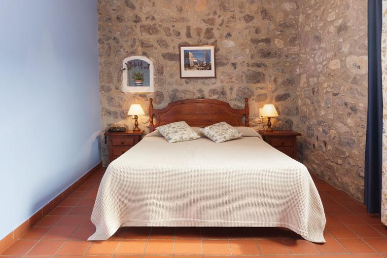 Hostal De La Rovira Oix Buitenkant foto