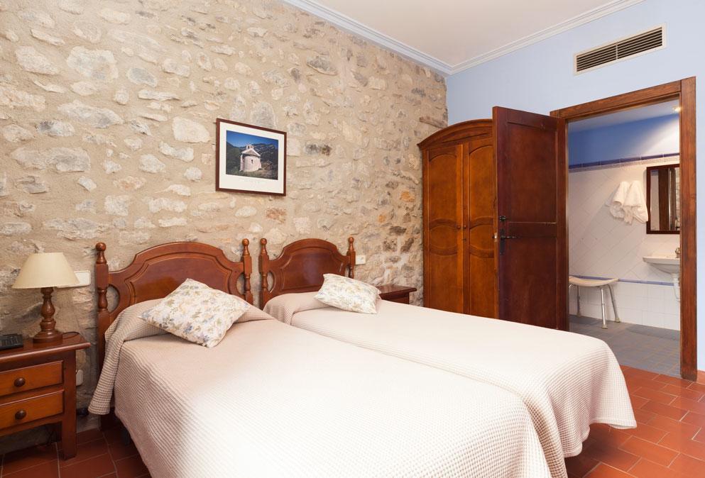 Hostal De La Rovira Oix Buitenkant foto