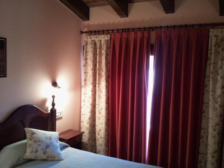 Hostal De La Rovira Oix Kamer foto