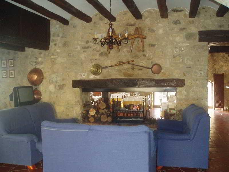 Hostal De La Rovira Oix Buitenkant foto