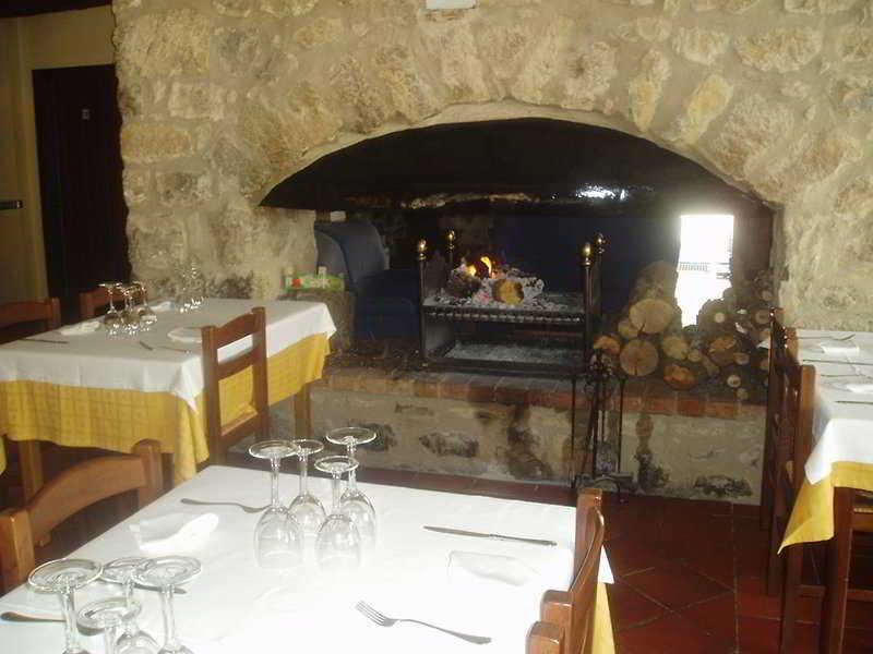 Hostal De La Rovira Oix Buitenkant foto